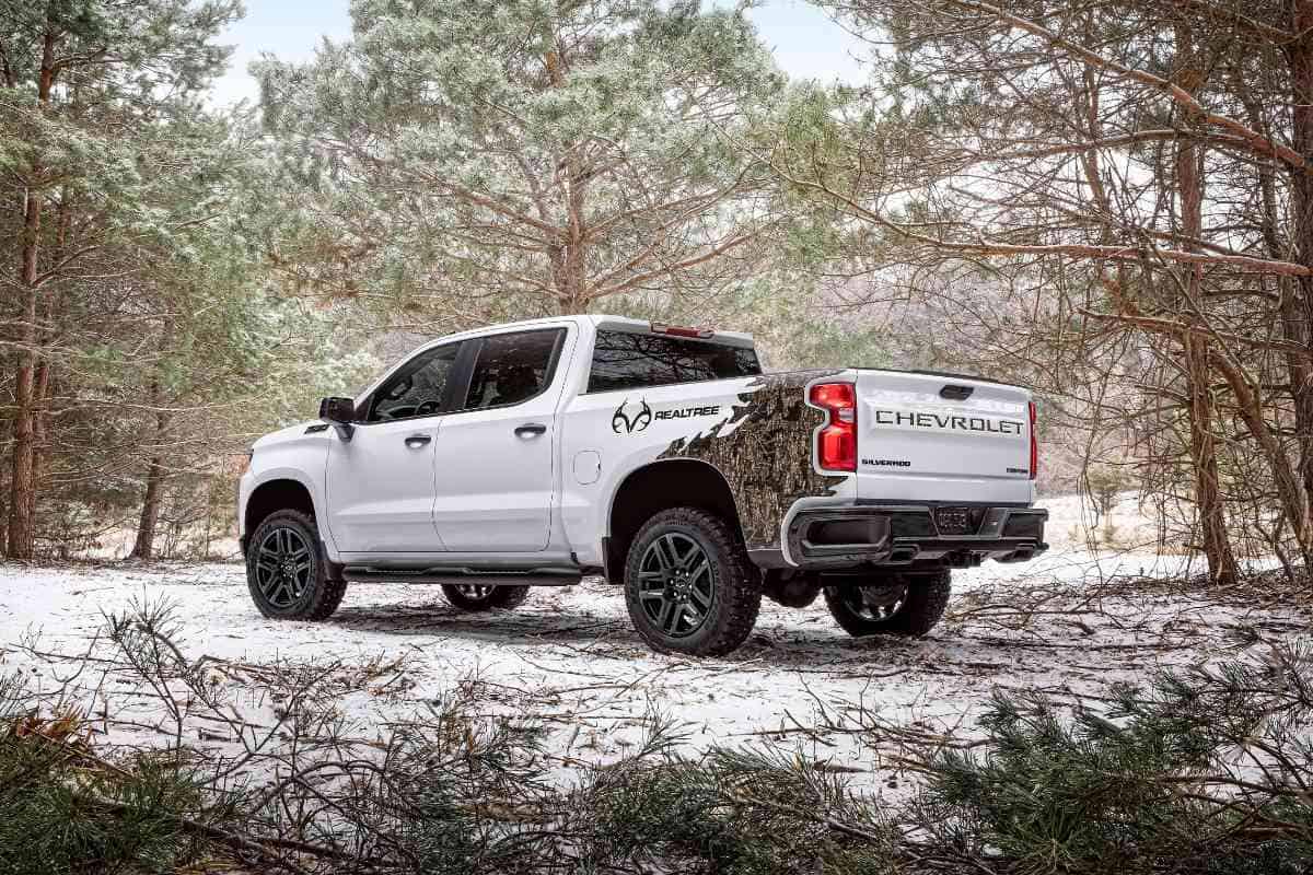 33 Inch Tires On A Stock Chevy Silverado? Yes Or No? 2 Chevy Silverado - Can You Fit 33-Inch Tires on a Stock Chevrolet Silverado?